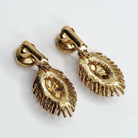 Red Pink Fuchsia Rhinestone Dangle Clip On Earrings Goldtone Feather Leaf Vintag - Picture 4 of 4